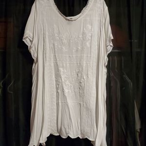 White short sleeve blouse with floral detail